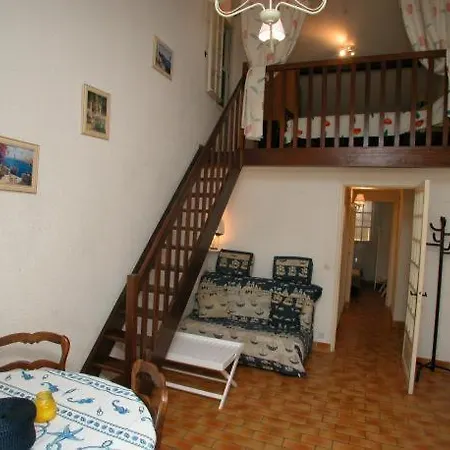 Sleeps 6 Apartment