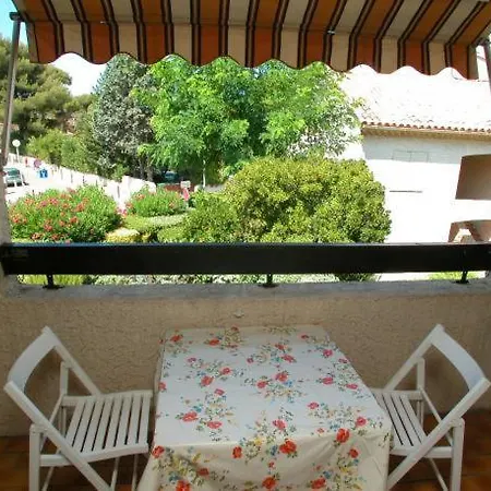 Sleeps 6 La Madrague